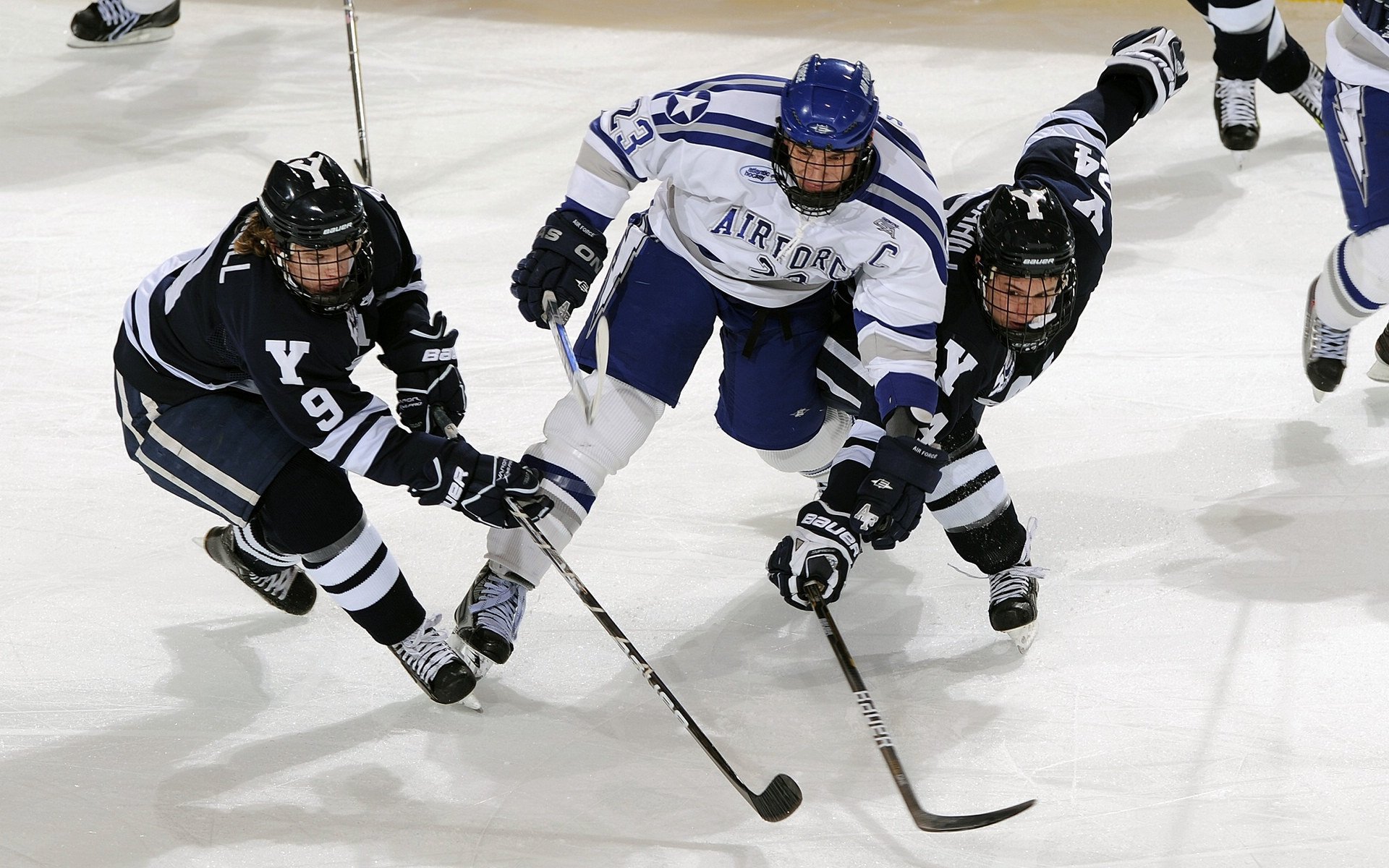 联赛推动女性管理者上岗，职业发展更具包容性，女性管理职位